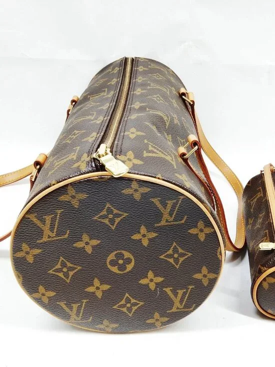 Authentic Louis Vuitton Papillon 30 Monogram Bag w/ Mini Pouch - Picture 4 of 16